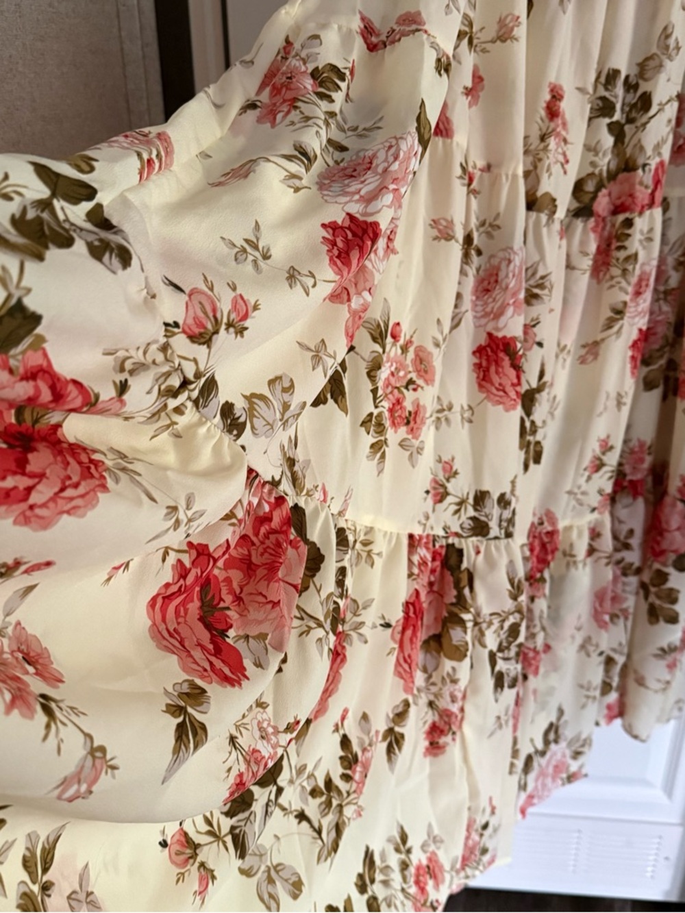 Cream Floral Smocked Puff-Sleeve Womens Dress - Picture 3 of 4